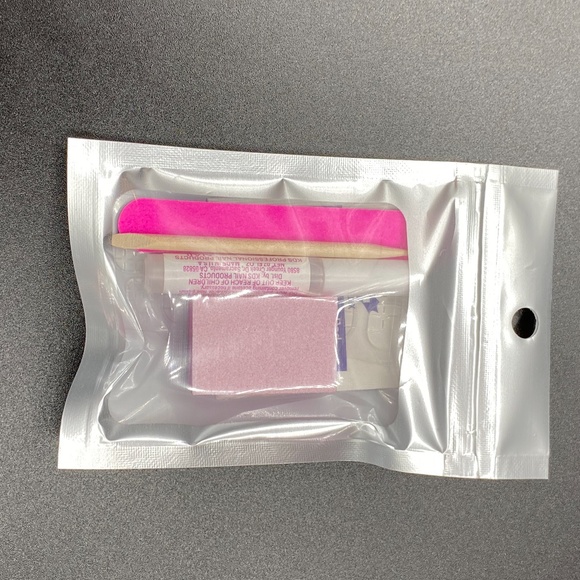 Trendy French Tip Press On Nails - Picture 5 of 5